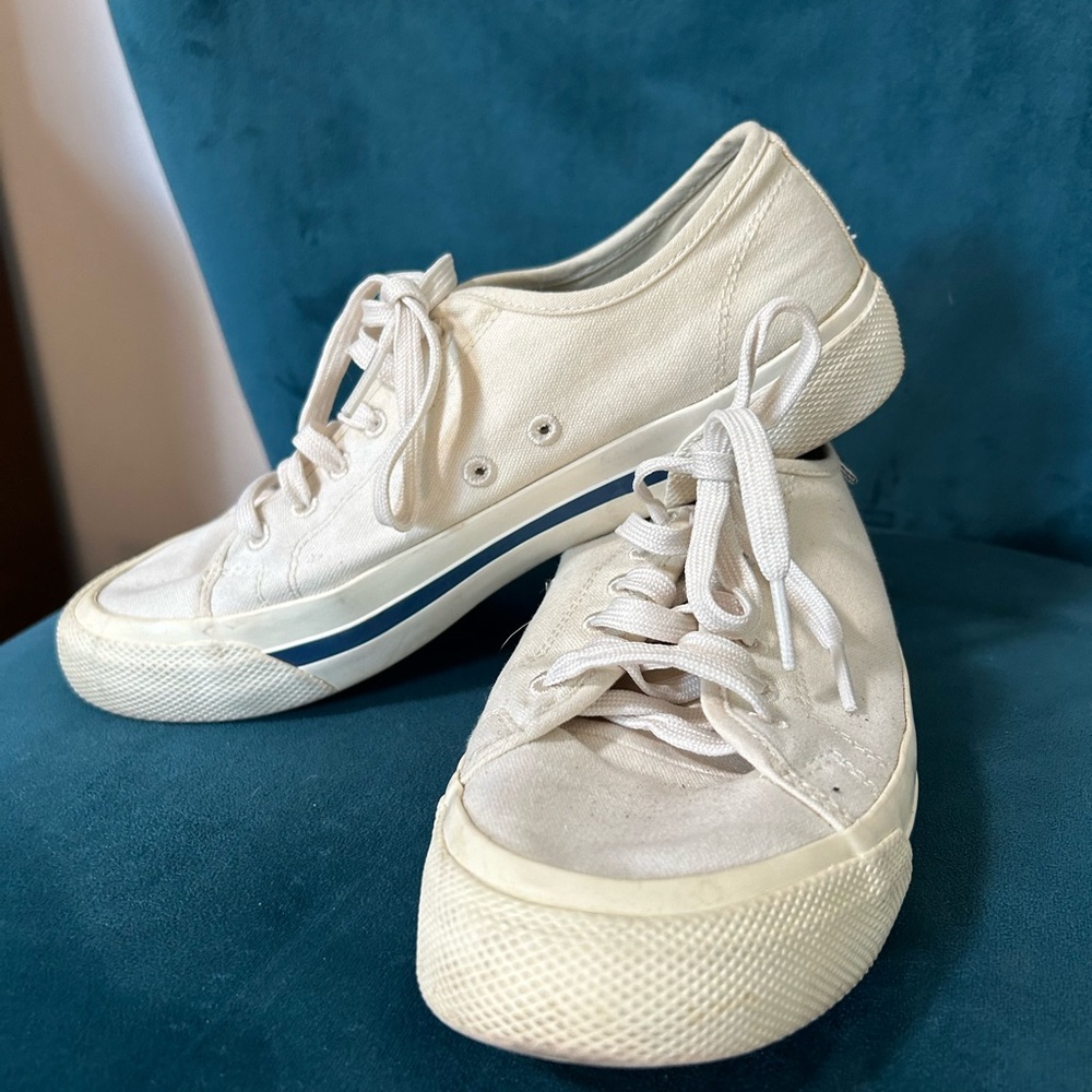 SeaVees Monterey Sneaker Original Women’s 9